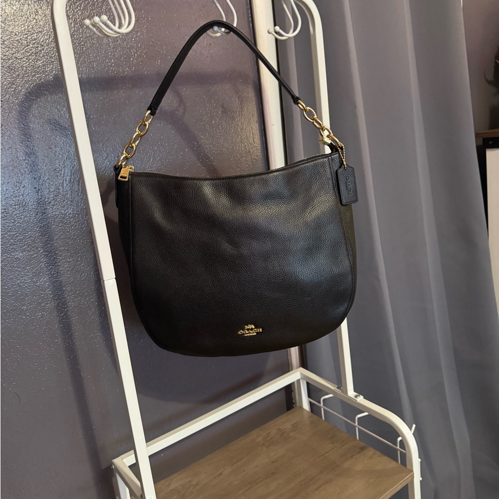 Coach Chelsea Hobo Bag - Black Pebbled Leather with Gold Hardware - Picture 4 of 14